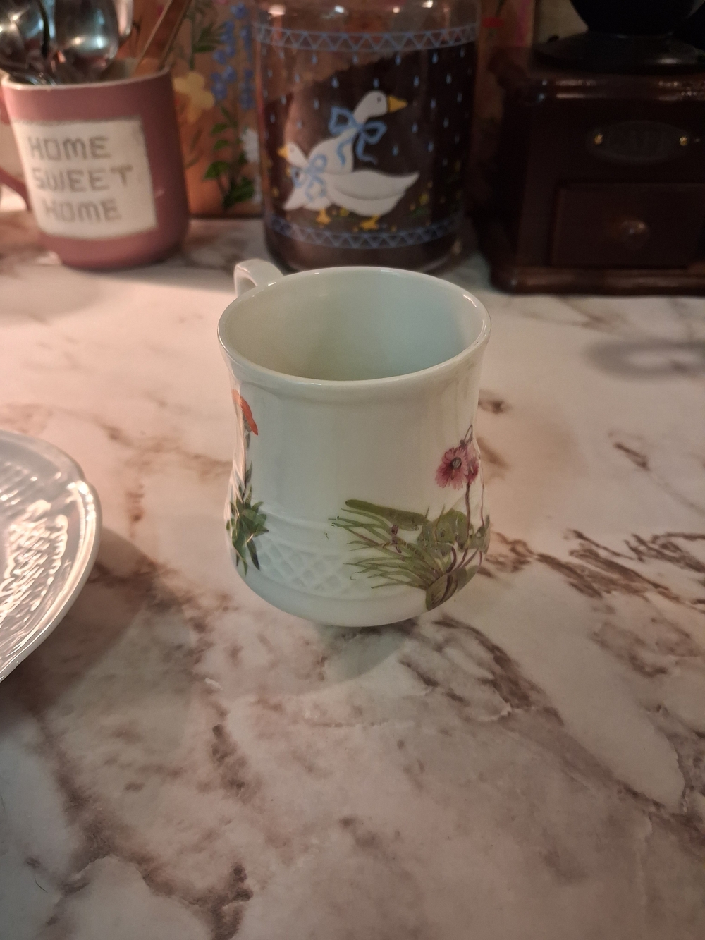 ☕️French Vintage Porcelain Demitasse Cup and Saucer- Unusual Floral Design💐 - Picture 4 of 14
